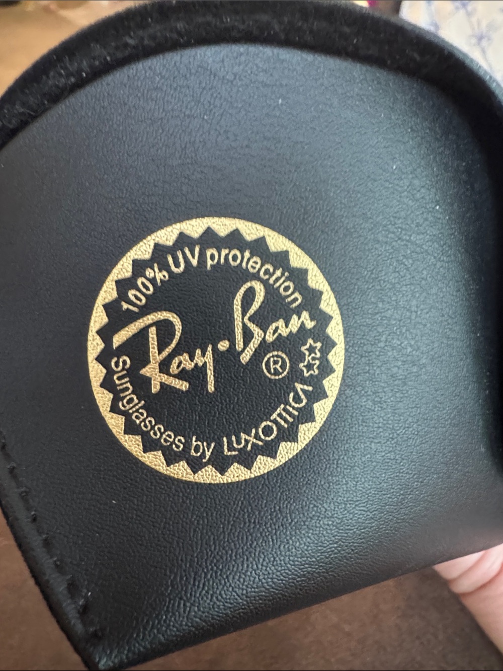 🚀 Ray-Ban Black Leather Sunglasses Case with Gold Logo - Picture 2 of 9